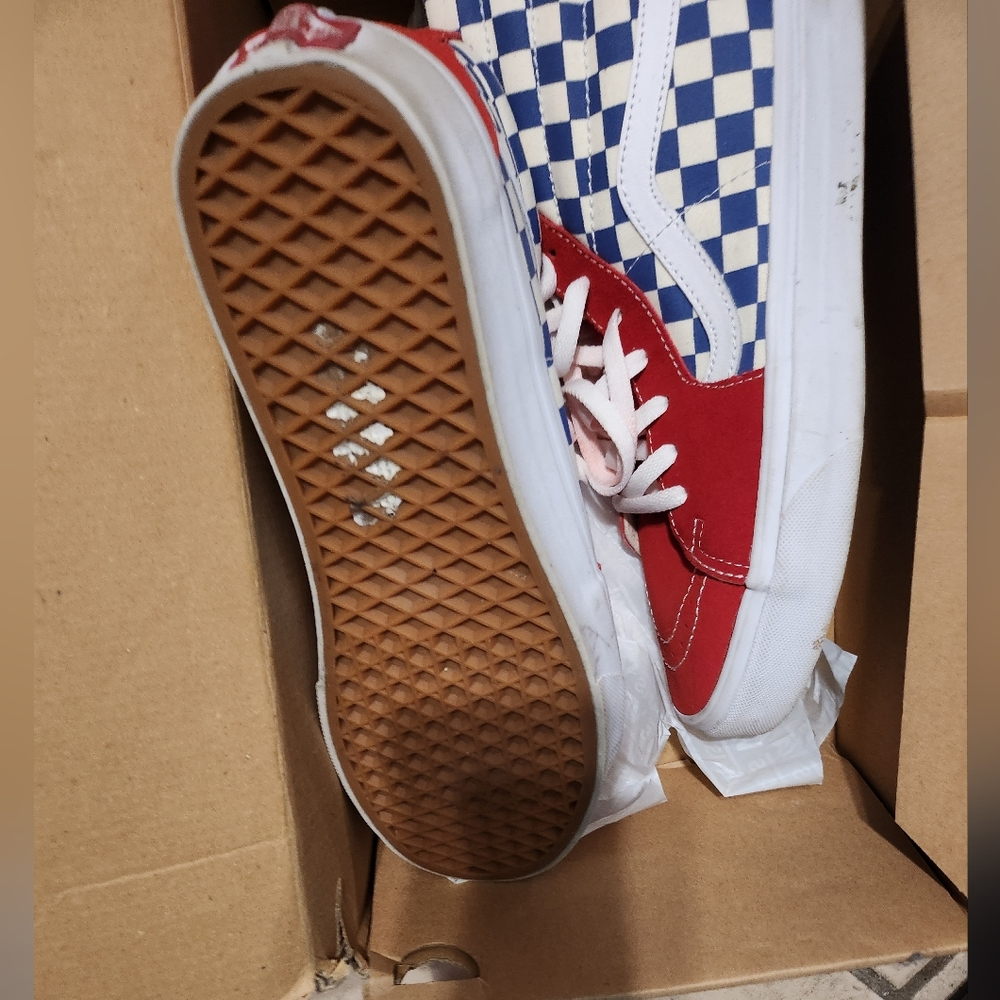 Vans - Picture 3 of 4